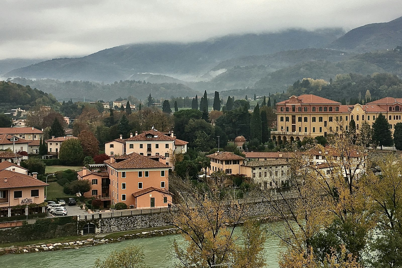 Attico con terrazza panoramica in centro - Bassano del Grappa (foto 7)