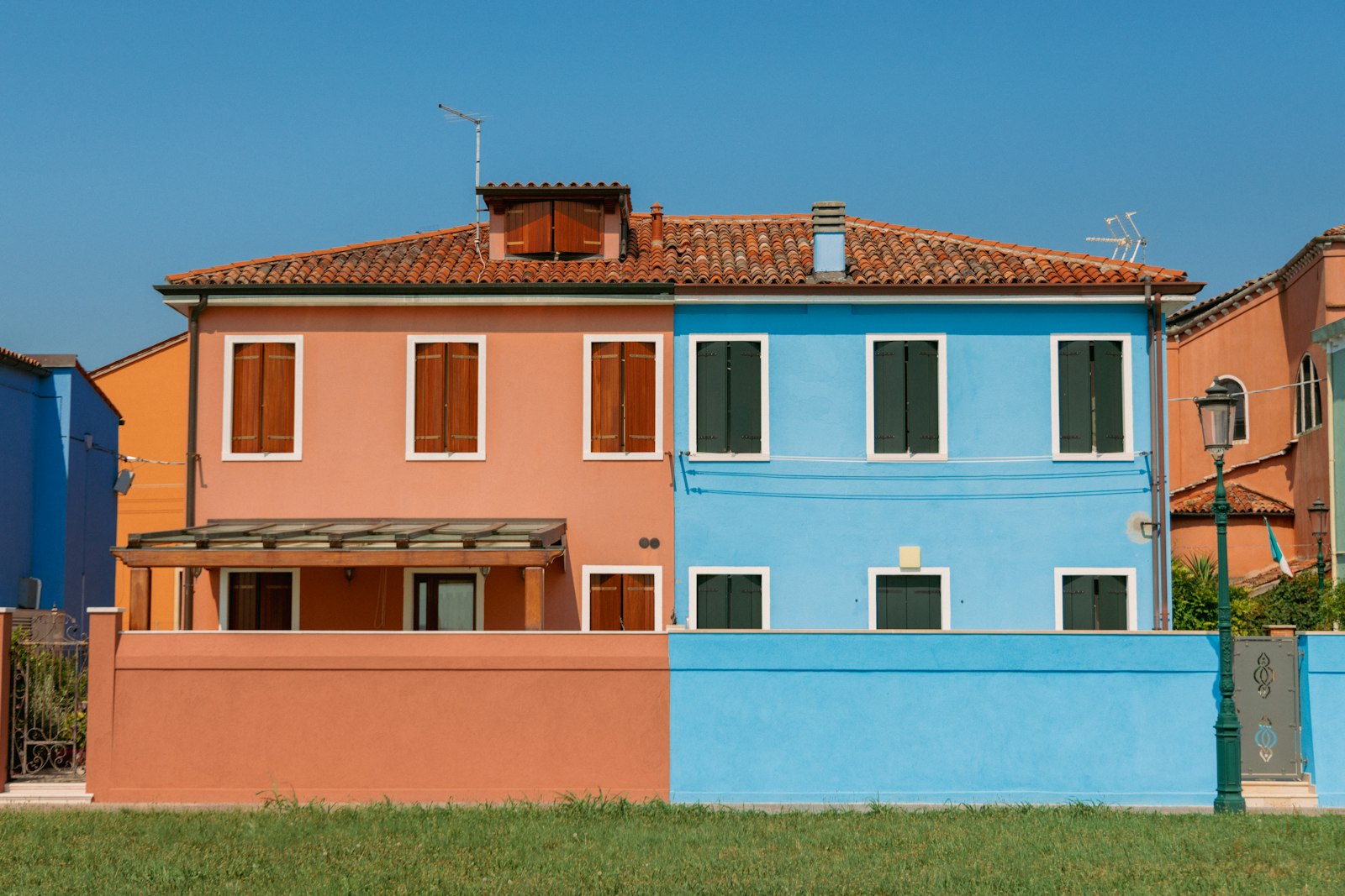 Porzione di bifamiliare con giardino - Nove